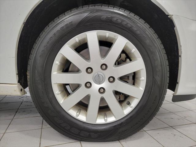 used 2015 Chrysler Town & Country car, priced at $7,536