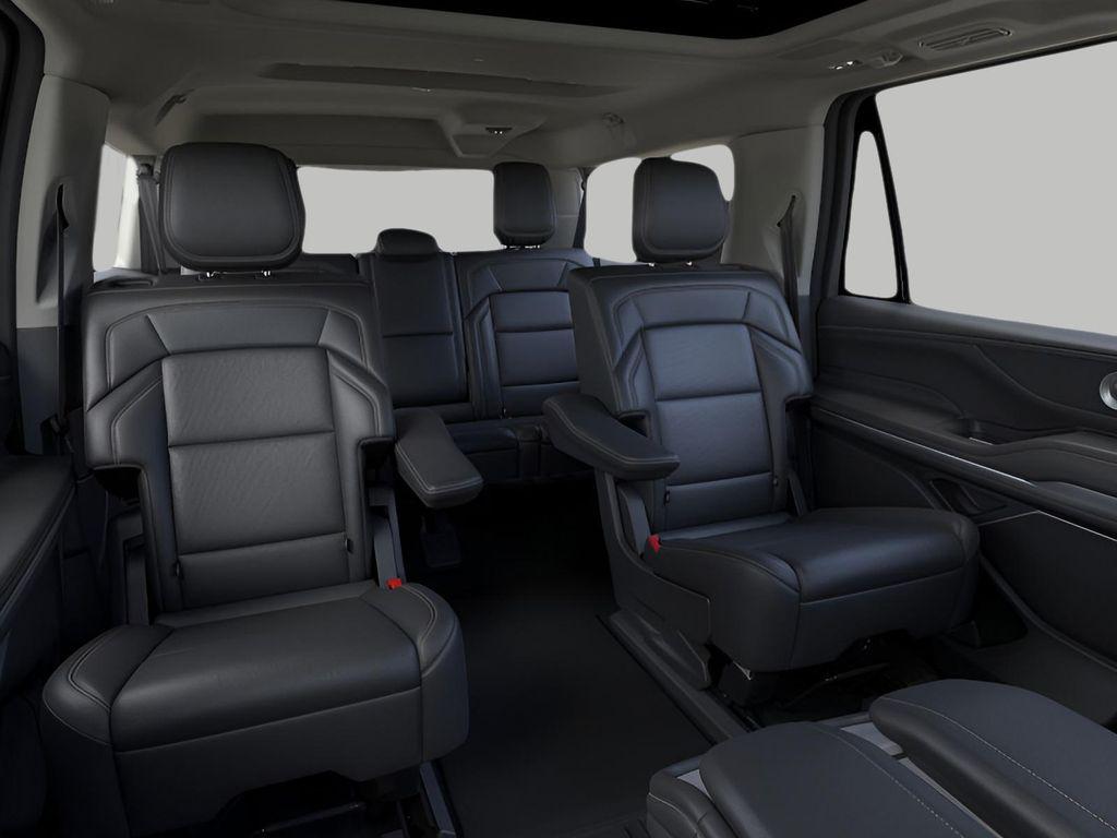 new 2025 Lincoln Navigator car, priced at $105,572