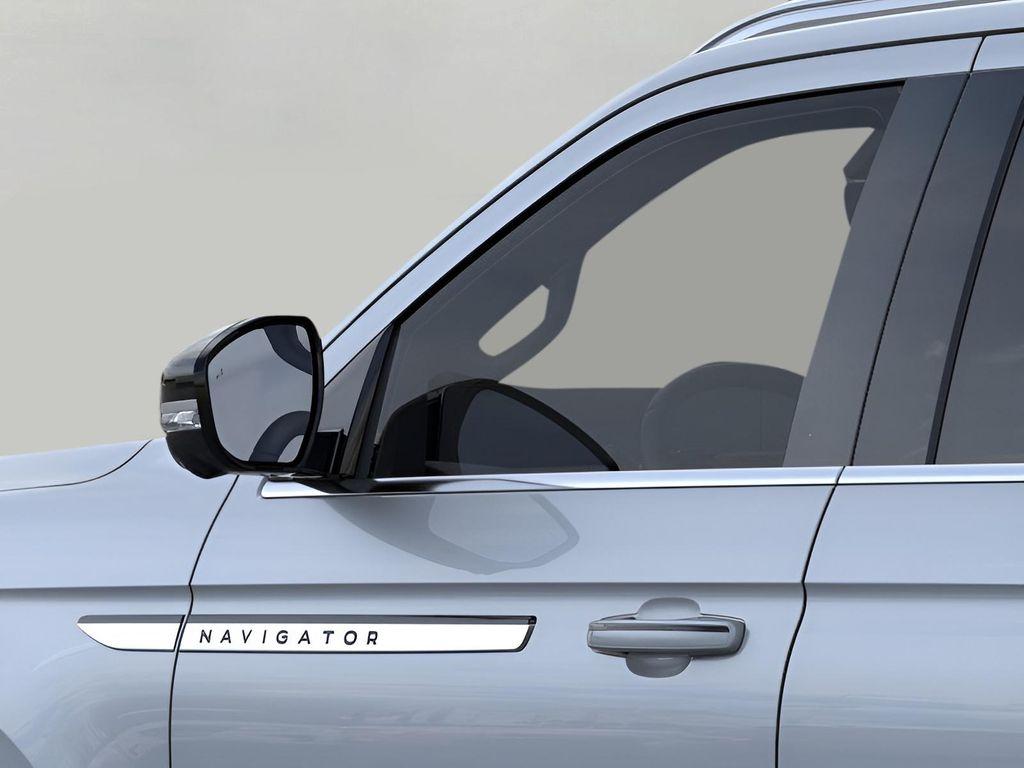 new 2025 Lincoln Navigator car, priced at $105,572