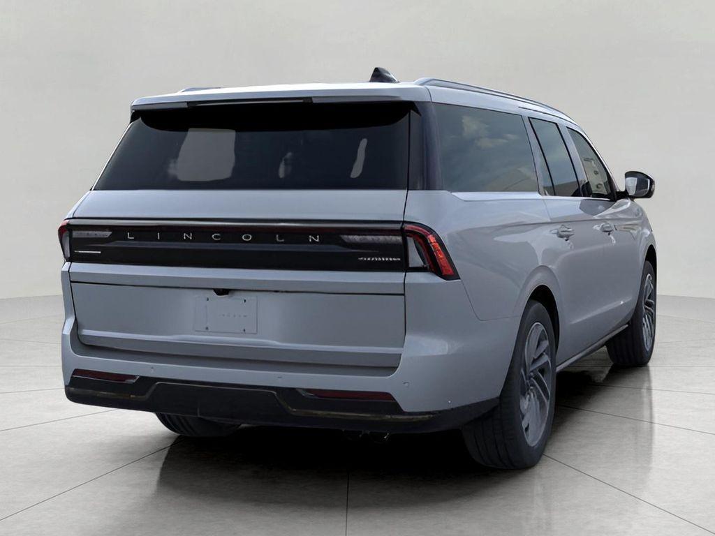 new 2025 Lincoln Navigator car, priced at $105,572