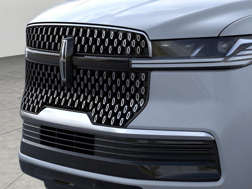 new 2025 Lincoln Navigator car, priced at $105,572