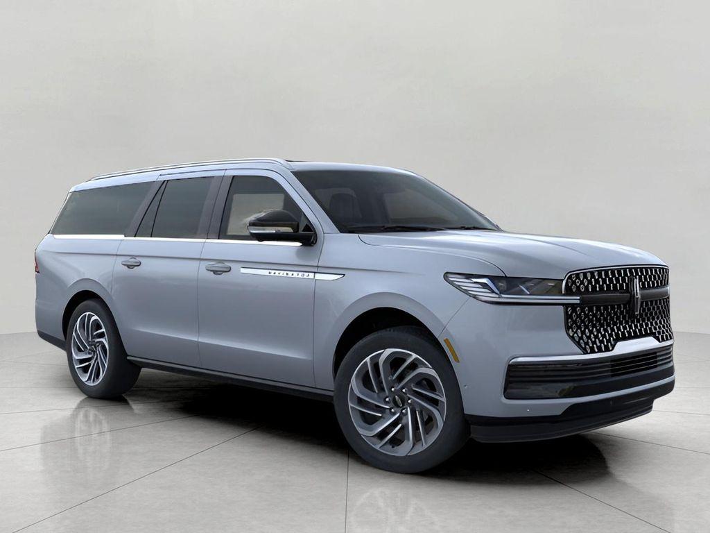 new 2025 Lincoln Navigator car, priced at $105,572
