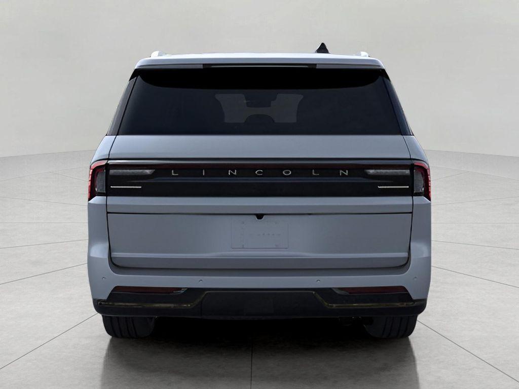 new 2025 Lincoln Navigator car, priced at $105,572