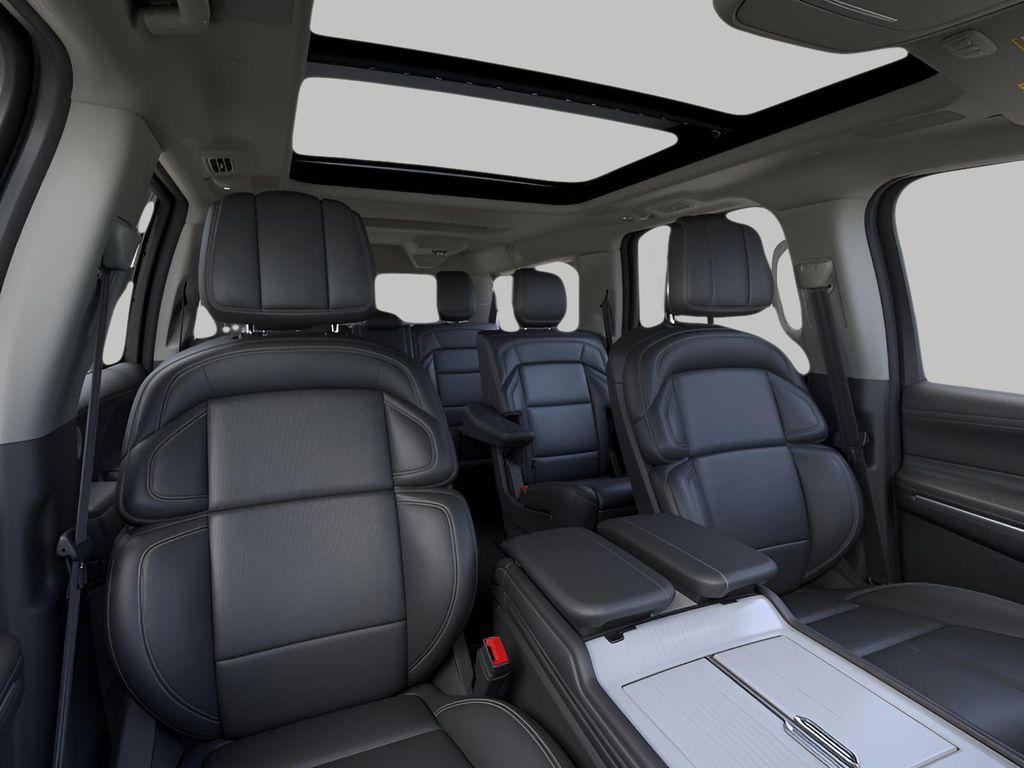 new 2025 Lincoln Navigator car, priced at $105,572