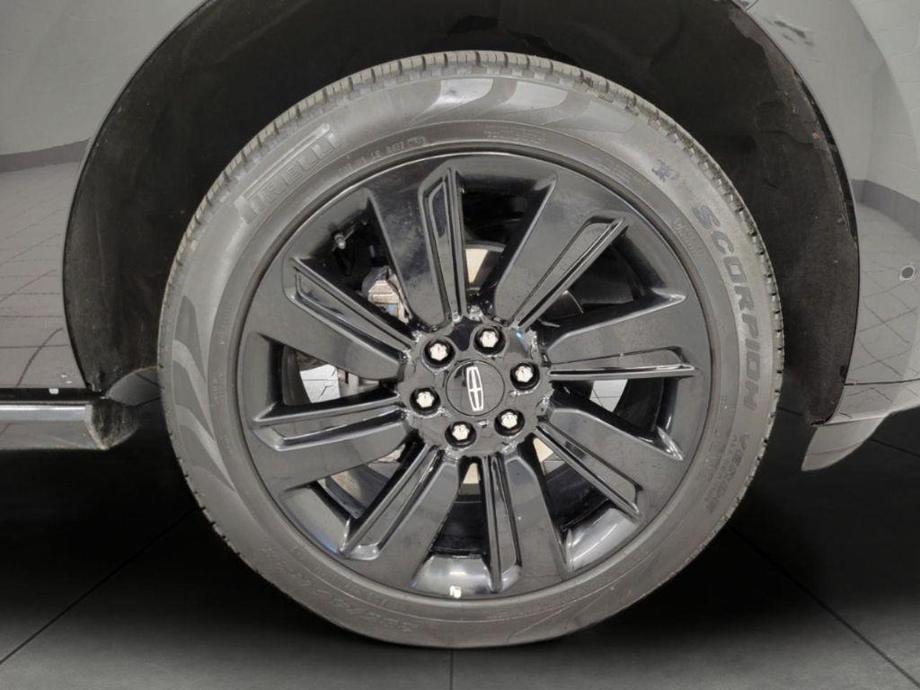 used 2024 Lincoln Navigator car, priced at $83,296