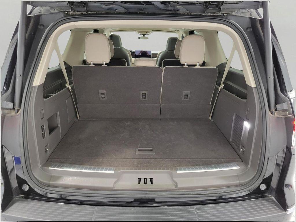 used 2024 Lincoln Navigator car, priced at $83,296