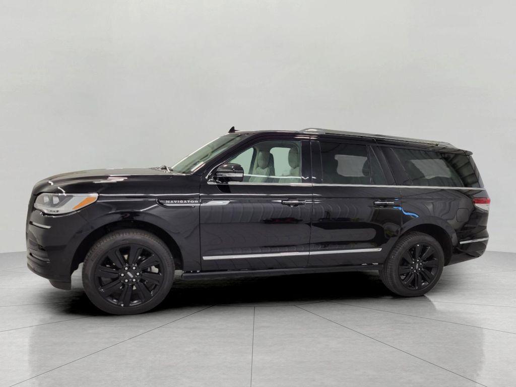 used 2024 Lincoln Navigator car, priced at $83,296