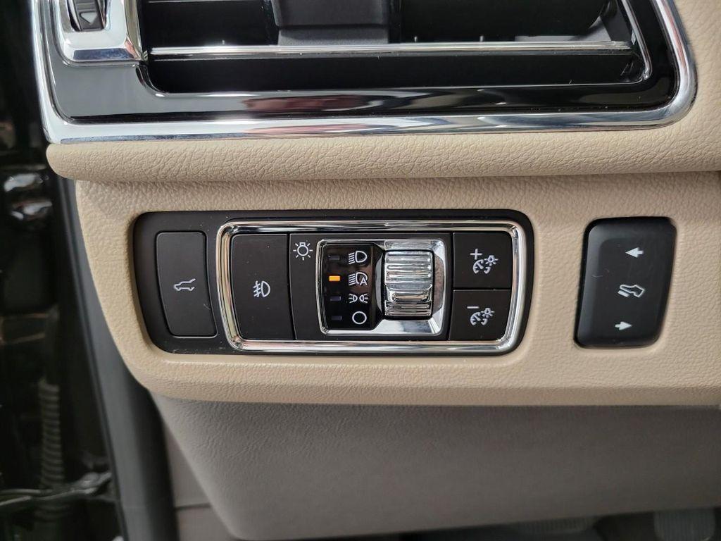 used 2024 Lincoln Navigator car, priced at $83,296