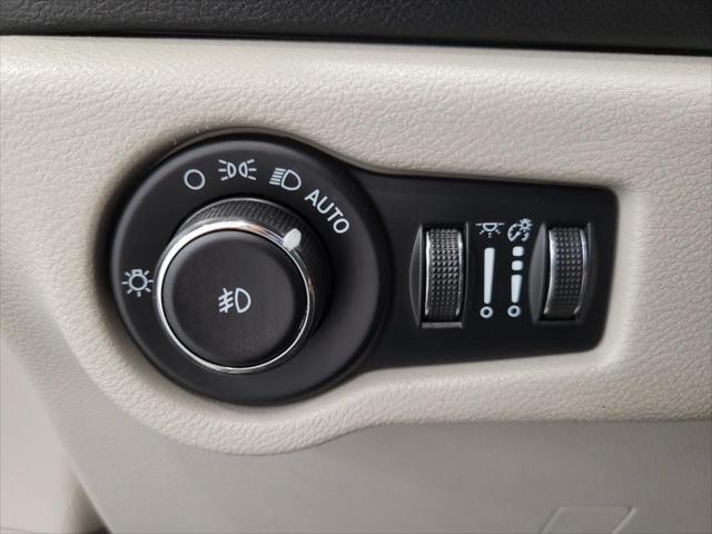 used 2023 Chrysler Pacifica car, priced at $25,236