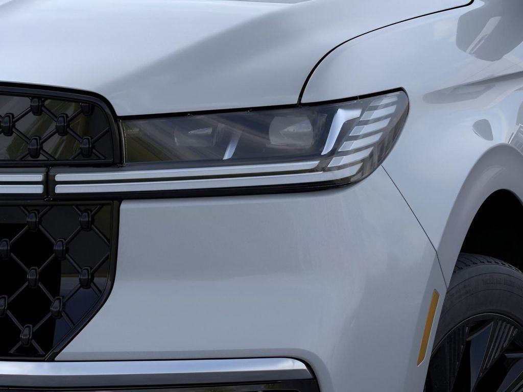 new 2025 Lincoln Navigator car, priced at $107,924