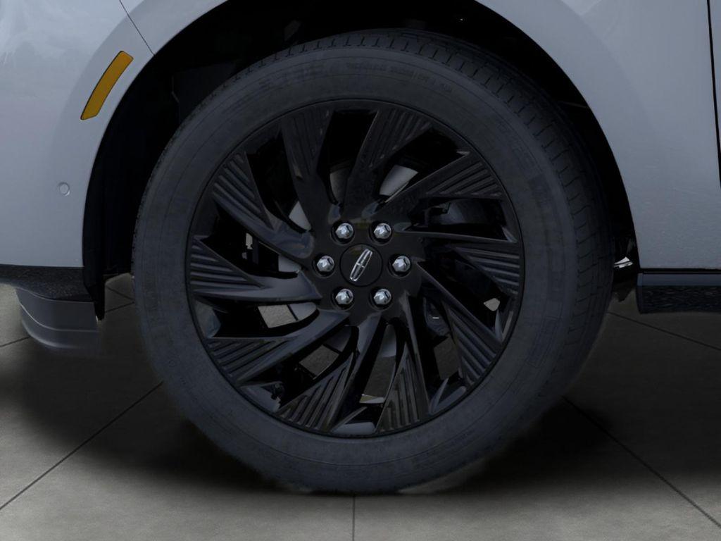 new 2025 Lincoln Navigator car, priced at $107,924
