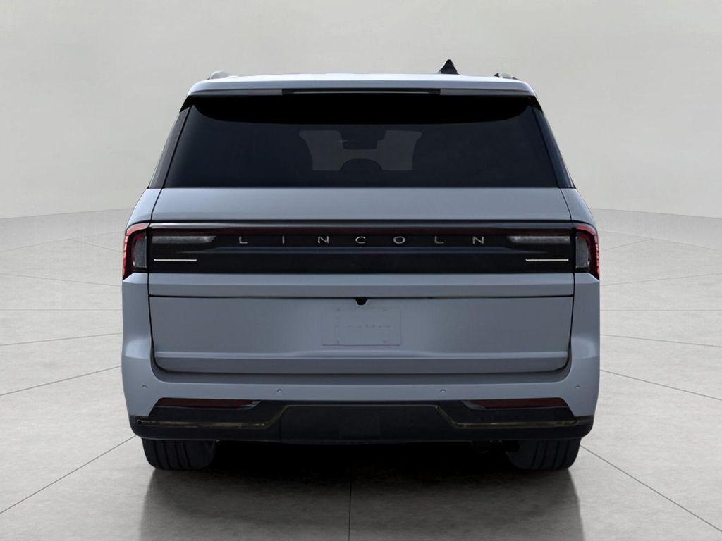 new 2025 Lincoln Navigator car, priced at $107,924