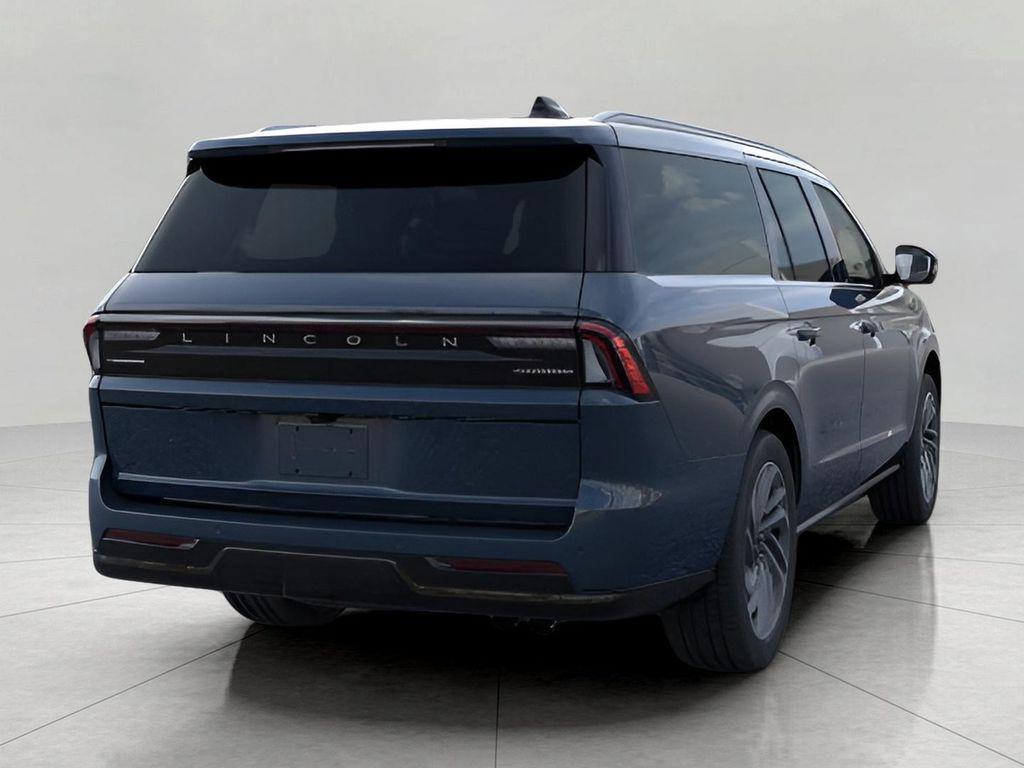 new 2025 Lincoln Navigator car, priced at $105,681