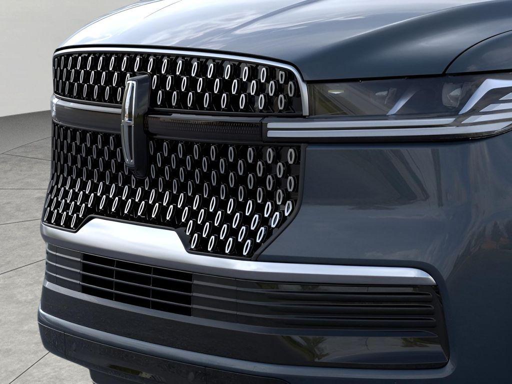 new 2025 Lincoln Navigator car, priced at $107,325