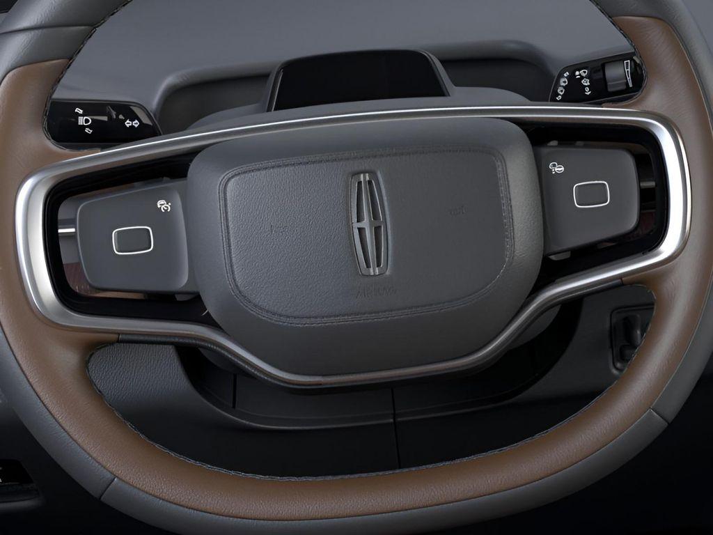 new 2025 Lincoln Navigator car, priced at $107,325