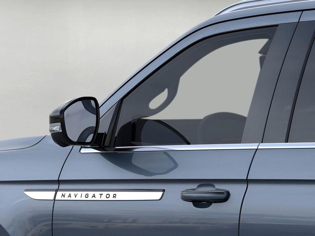 new 2025 Lincoln Navigator car, priced at $107,325