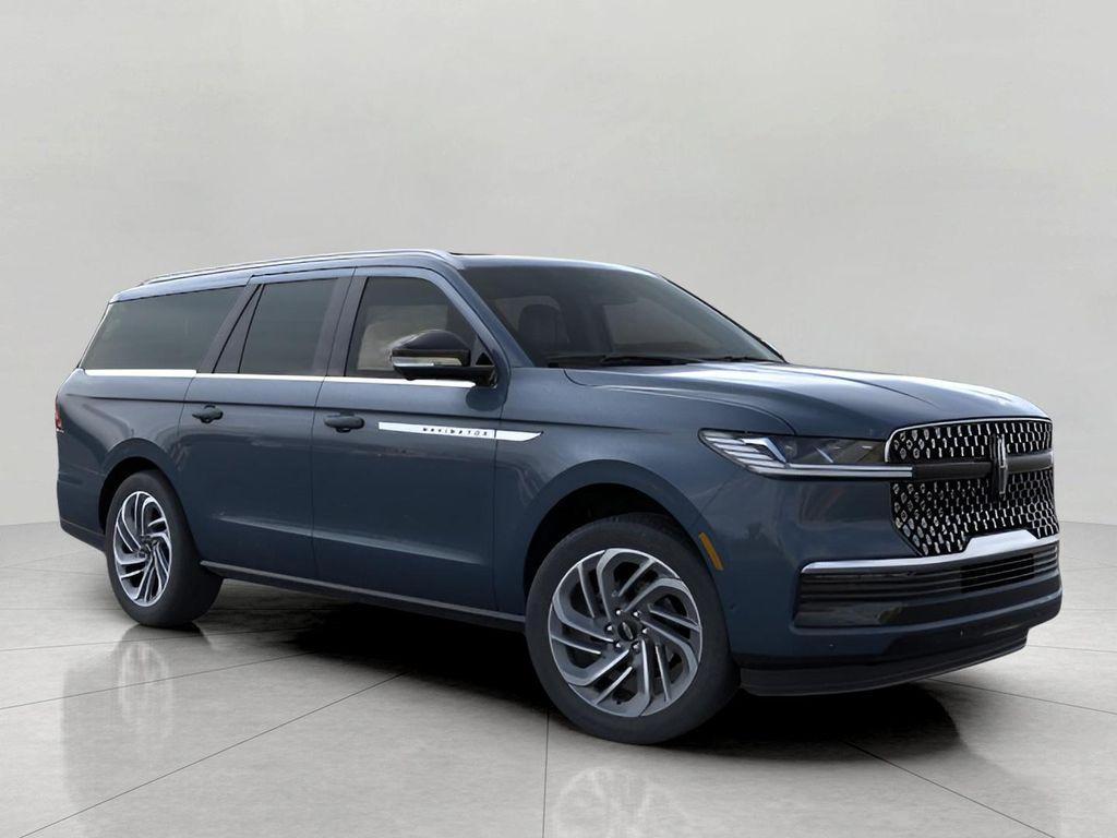 new 2025 Lincoln Navigator car, priced at $107,325