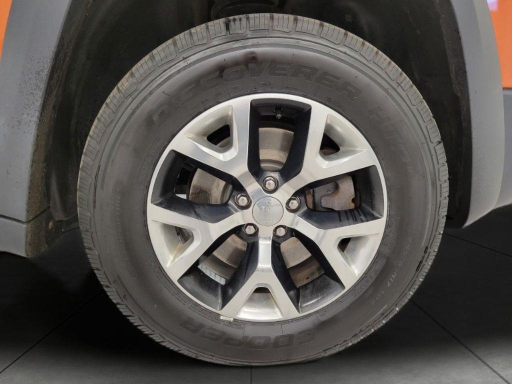 used 2015 Jeep Cherokee car, priced at $14,558