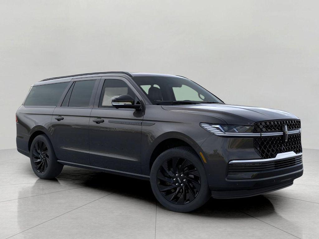 new 2025 Lincoln Navigator car, priced at $110,321