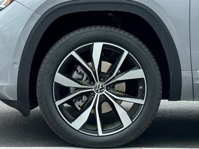 new 2026 Volkswagen Atlas car, priced at $54,125