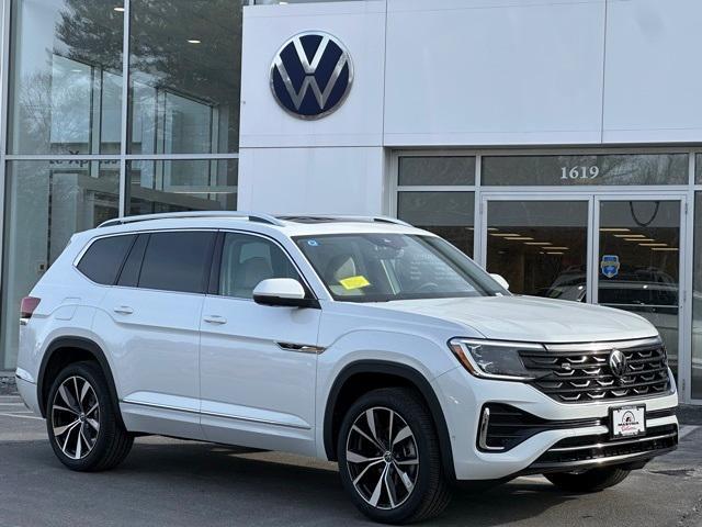 new 2025 Volkswagen Atlas car, priced at $52,312