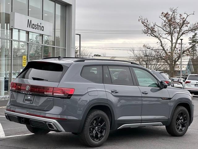 new 2025 Volkswagen Atlas car, priced at $44,826