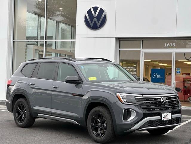 new 2025 Volkswagen Atlas car, priced at $44,826