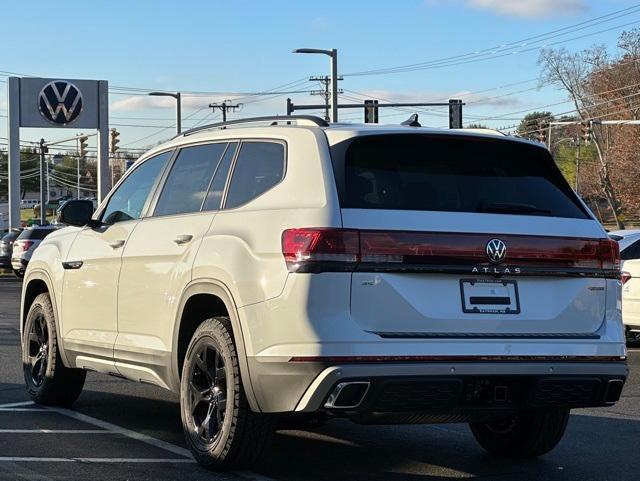 new 2025 Volkswagen Atlas car, priced at $45,389