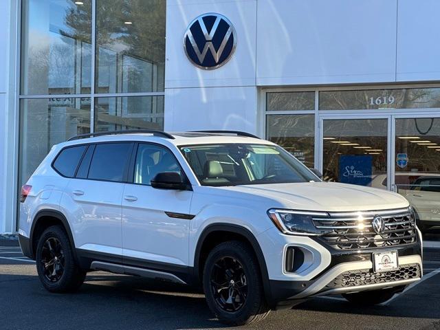 new 2025 Volkswagen Atlas car, priced at $45,389