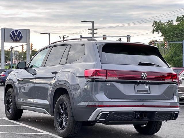 new 2025 Volkswagen Atlas car, priced at $45,737