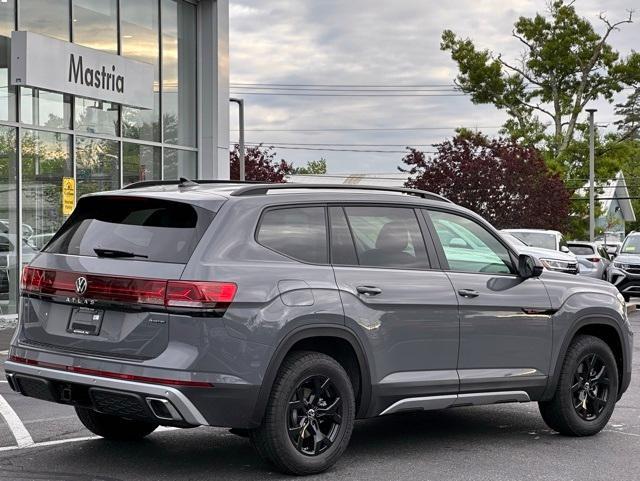 new 2025 Volkswagen Atlas car, priced at $45,737