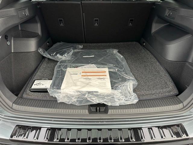 new 2025 Volkswagen Tiguan car, priced at $35,490