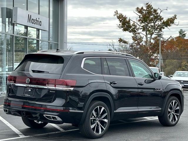 new 2025 Volkswagen Atlas car, priced at $51,321