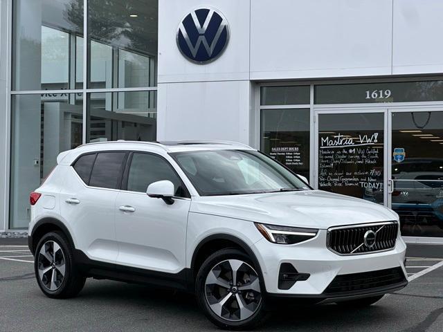 used 2025 Volvo XC40 car, priced at $35,672