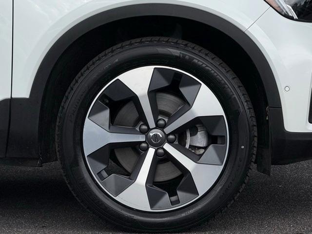 used 2025 Volvo XC40 car, priced at $35,672