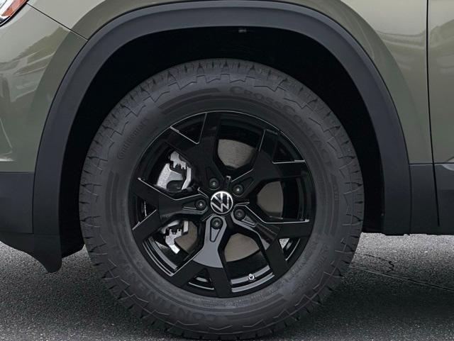 new 2025 Volkswagen Atlas car, priced at $41,974