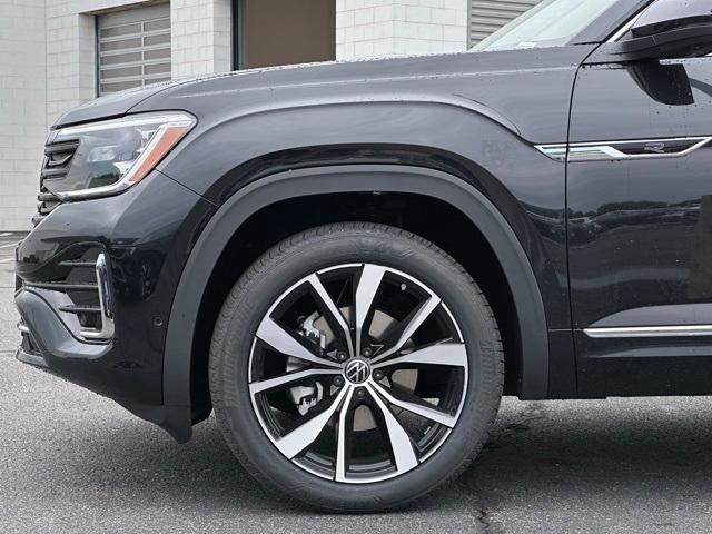new 2025 Volkswagen Atlas car, priced at $51,146