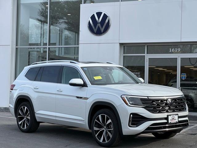 new 2025 Volkswagen Atlas car, priced at $53,083