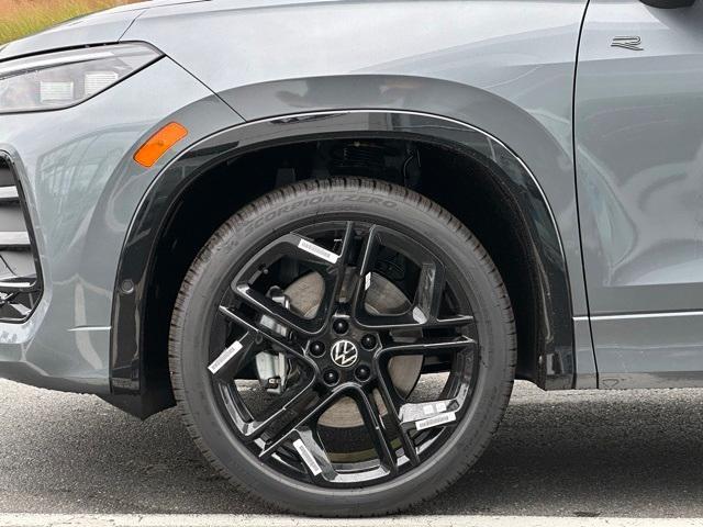 new 2025 Volkswagen Tiguan car, priced at $35,454