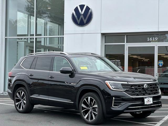 new 2025 Volkswagen Atlas car, priced at $52,420