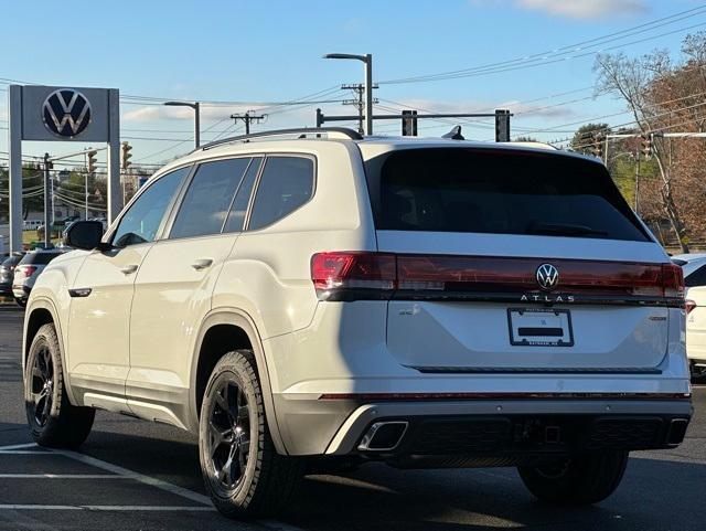 new 2025 Volkswagen Atlas car, priced at $49,074