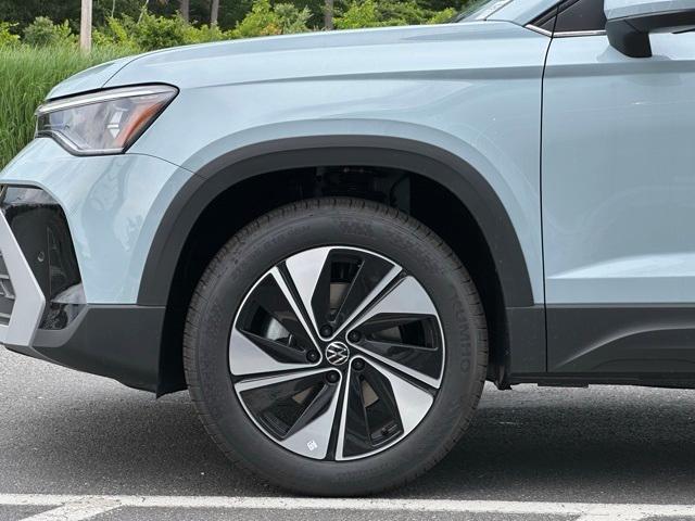 new 2025 Volkswagen Taos car, priced at $32,218