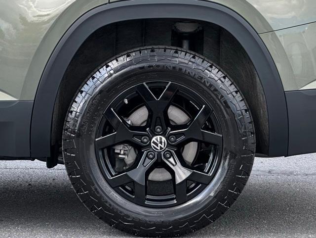 used 2025 Volkswagen Atlas car, priced at $43,981