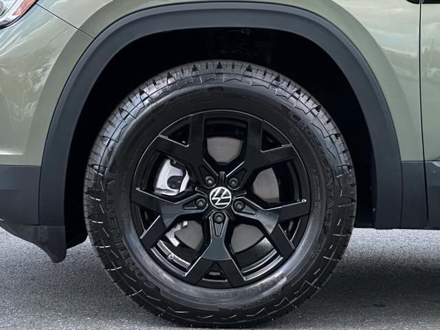 used 2025 Volkswagen Atlas car, priced at $43,981