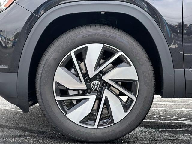 new 2025 Volkswagen Atlas car, priced at $44,546