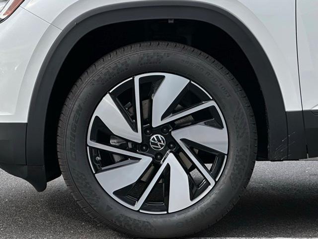new 2026 Volkswagen Atlas car, priced at $45,415