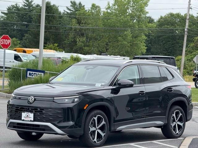 new 2025 Volkswagen Tiguan car, priced at $35,084