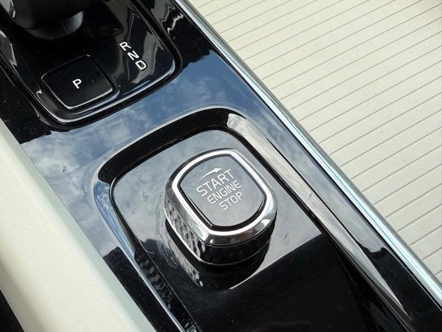 used 2024 Volvo XC60 Recharge Plug-In Hybrid car, priced at $33,890