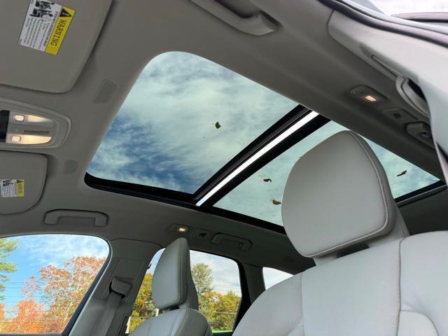 used 2024 Volvo XC60 Recharge Plug-In Hybrid car, priced at $33,890