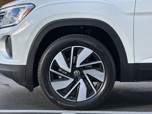 new 2024 Volkswagen Atlas car, priced at $39,493